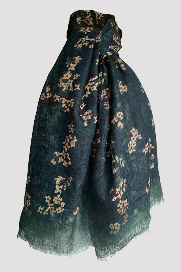Petites Fleurs Green Shrunk Cashmere Scarf